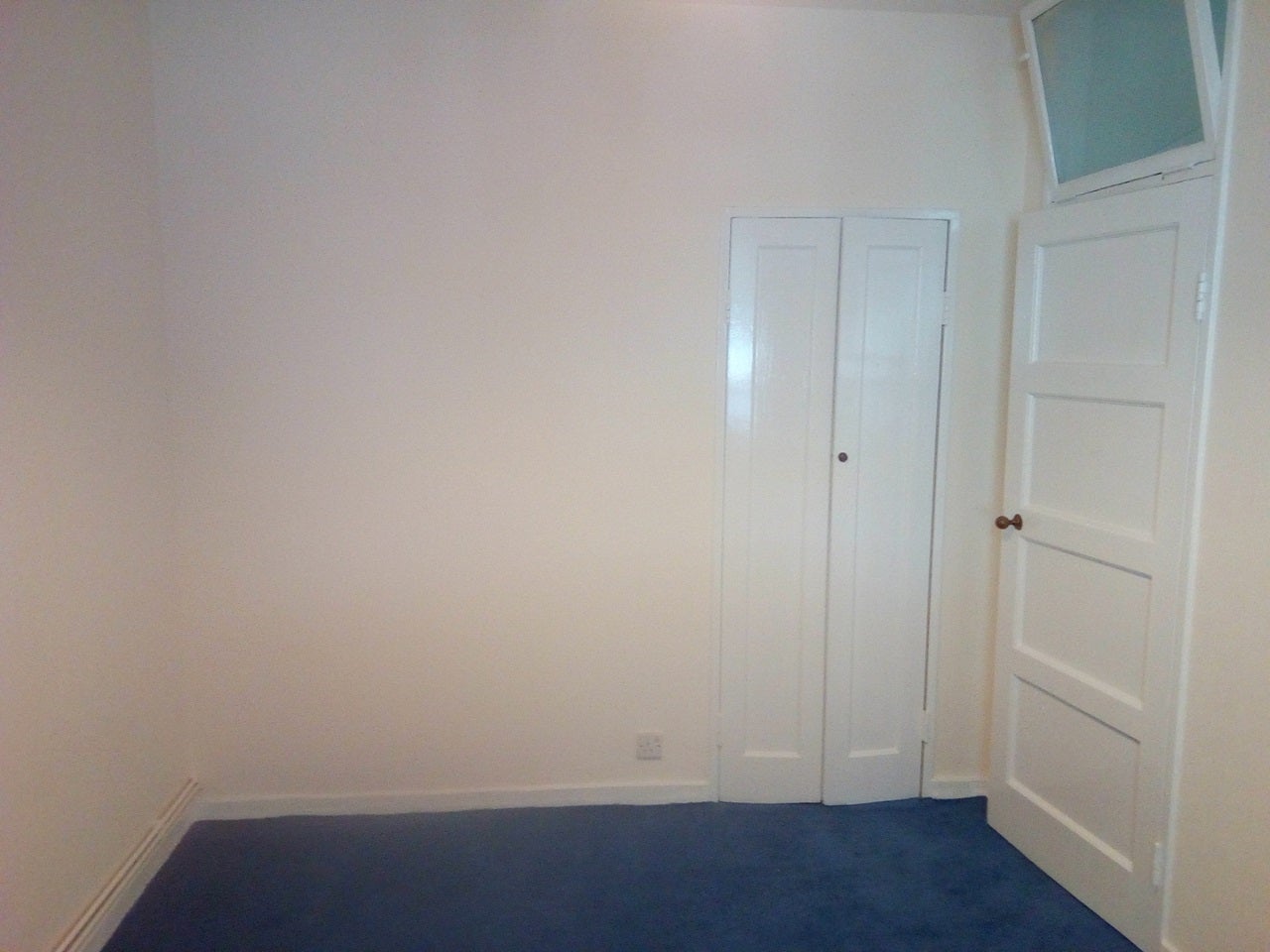 Flat Wiltshire Close in Greater London