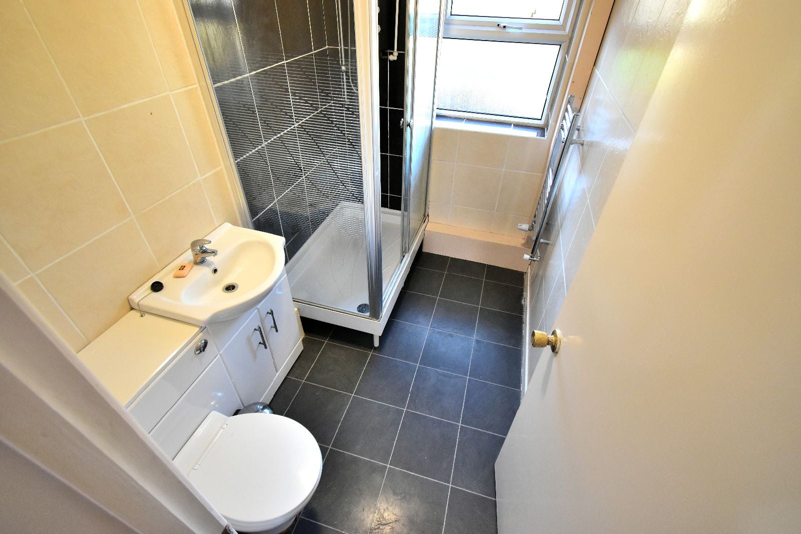 House Dorsett Road in Sandwell