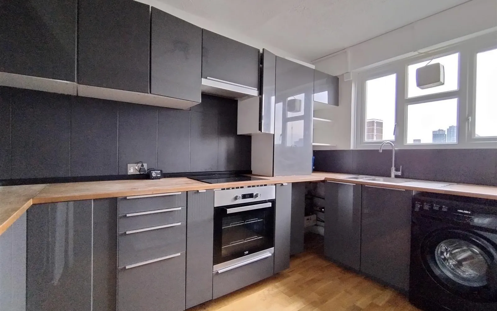 Flat Shenfield Street in Greater London