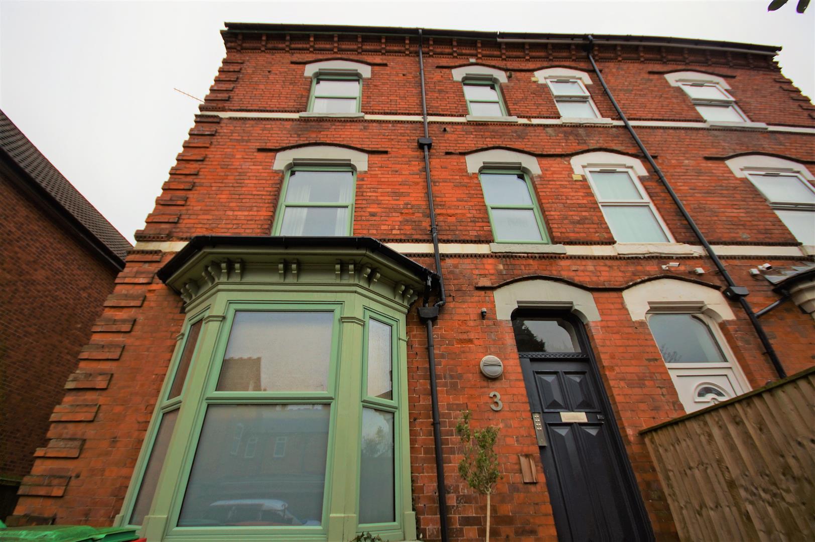 Flat Woodhurst Road in Birmingham