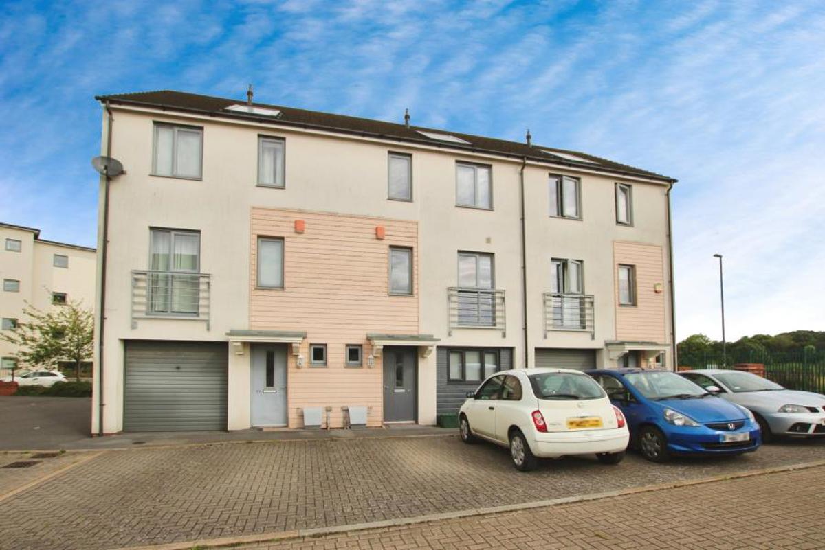 House Home Leas Close in Stoke Gifford