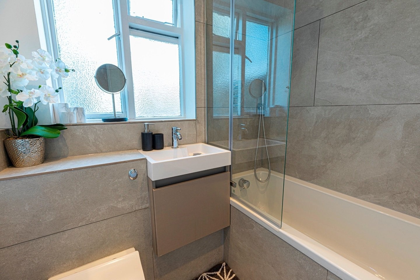 Flat Portnall Road in City of Westminster