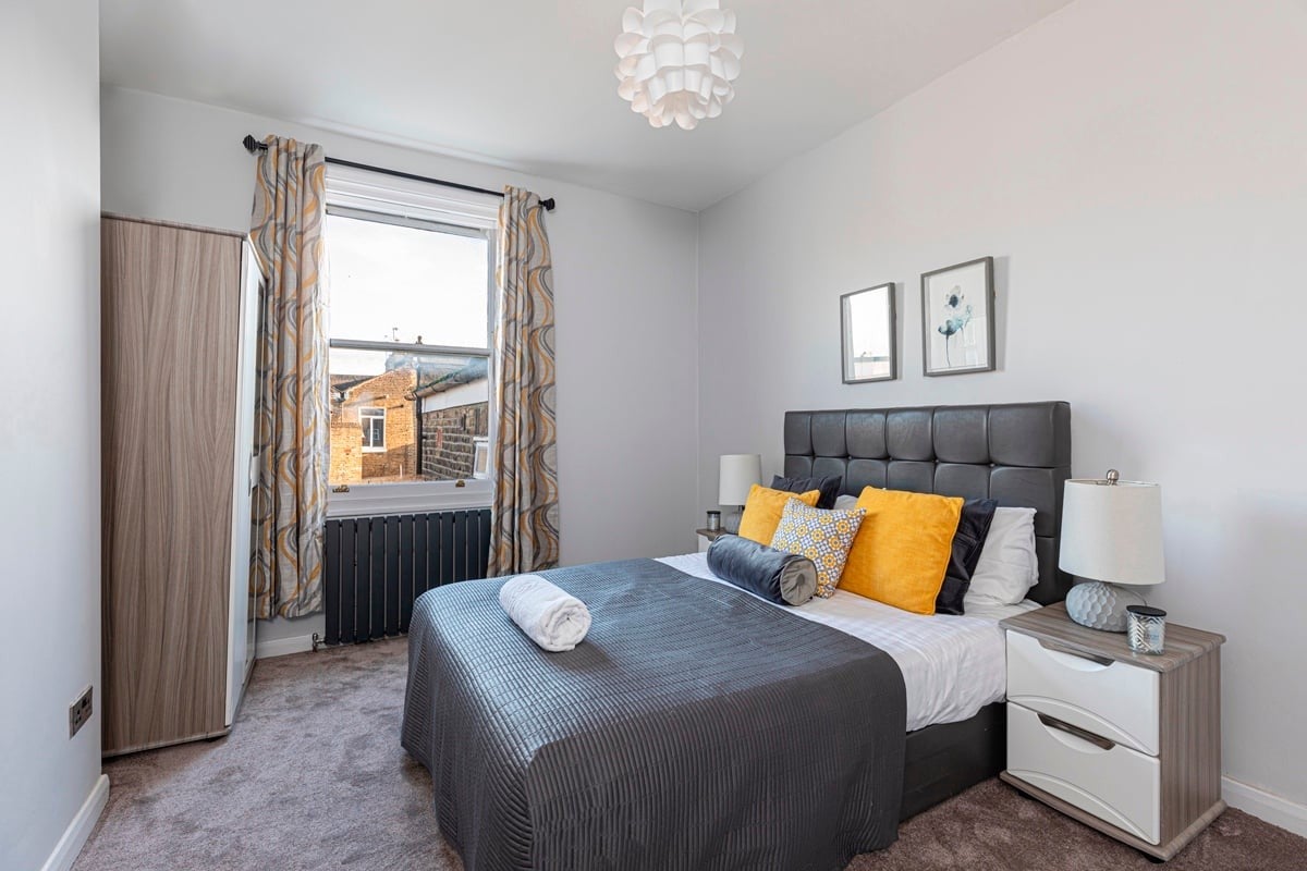 Flat Portnall Road in City of Westminster