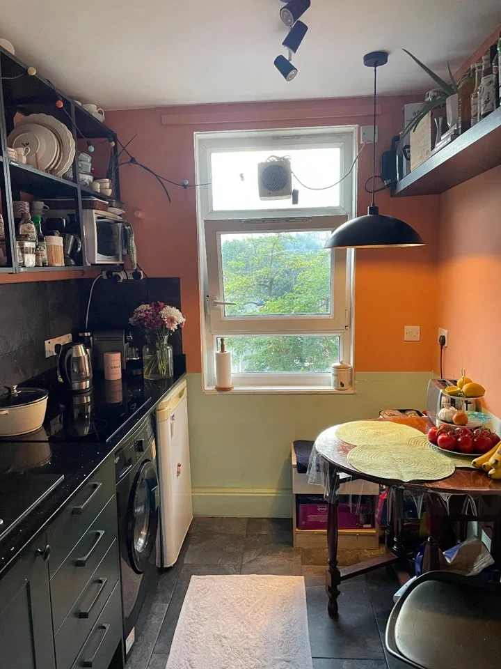 Flat Purcell Street in Greater London