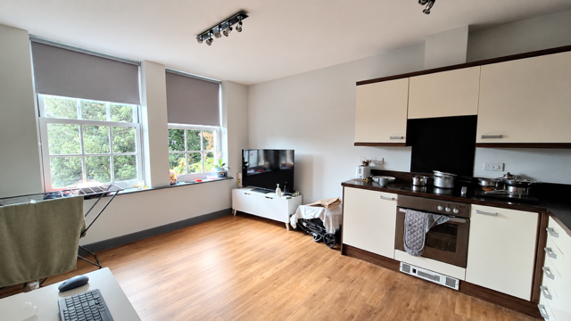 Flat Upper Hinton Road in Bournemouth