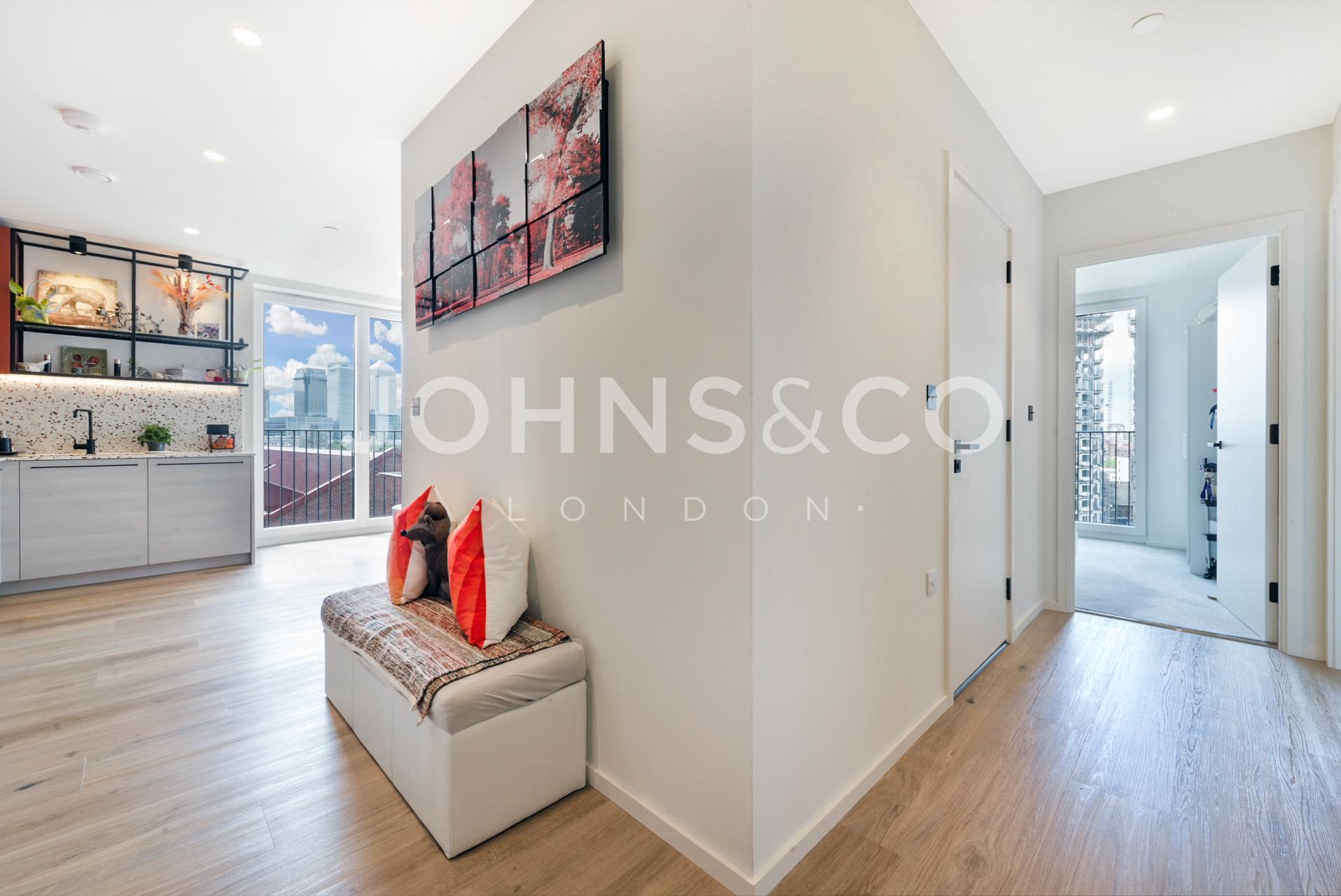 Flat Hemlock Street in Greater London