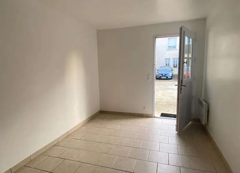Flat Rue Pillot in Fontenay-Trésigny