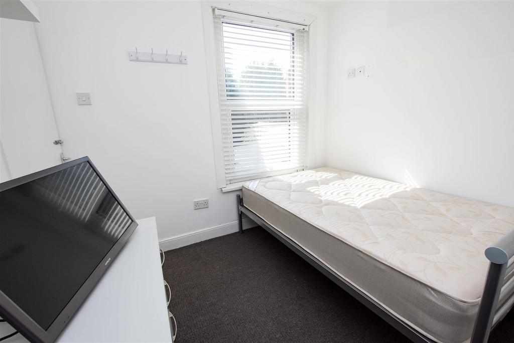 Flat Dawlish Road in Birmingham