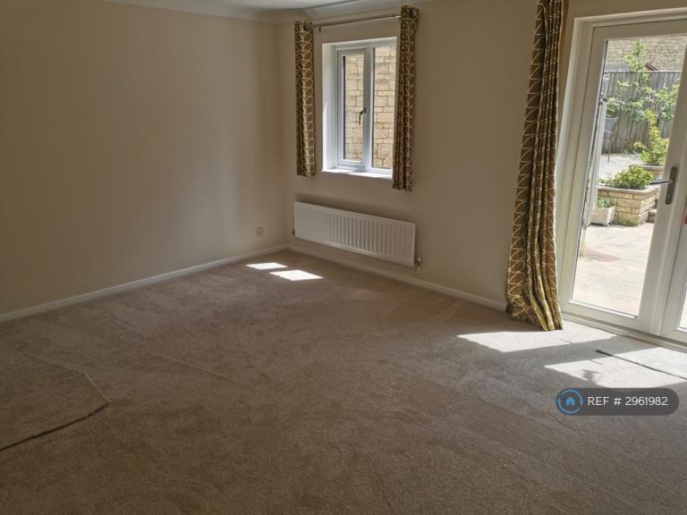 House Hanstone Close in Cotswold District