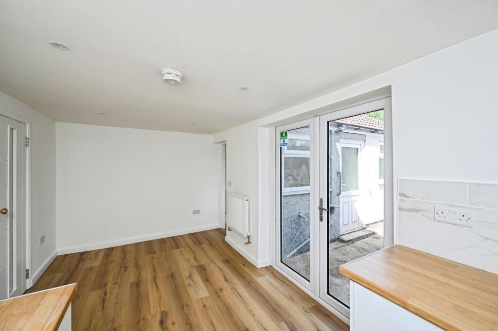 House Diamond Avenue in Ashfield