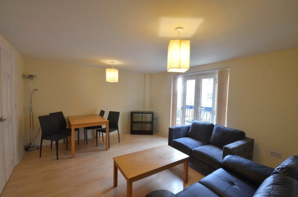 Flat Middlewood Street in Salford