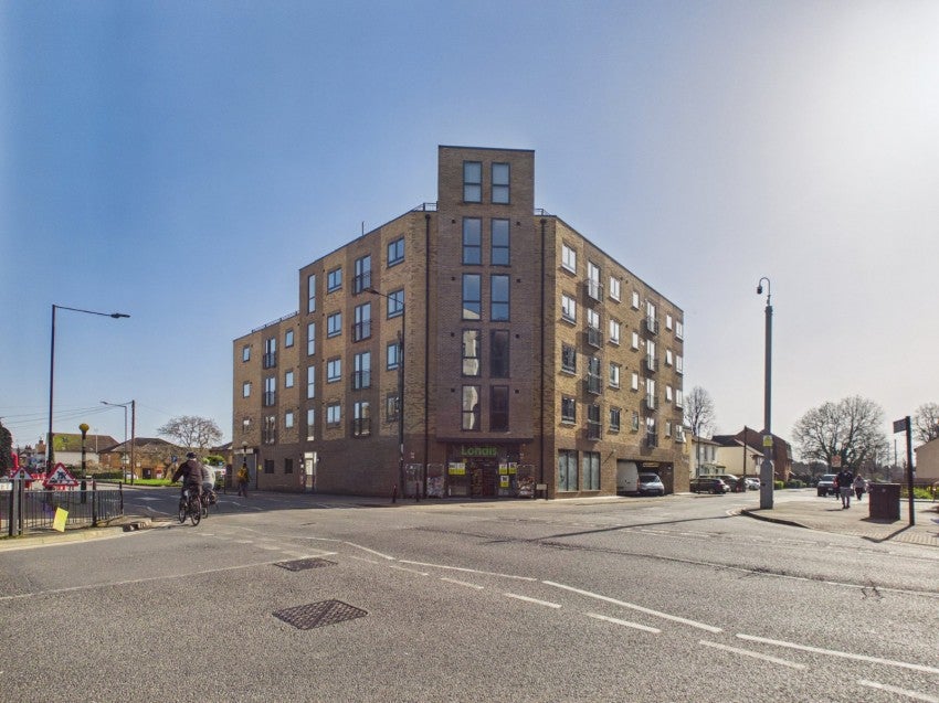 Flat Church Street in Slough