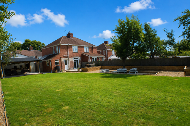 House Priestley Avenue in Exeter
