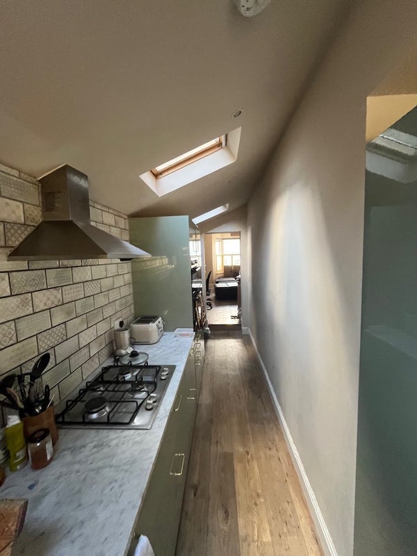 Room Standen Road in Greater London