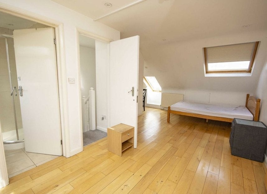 House Wroughton Terrace in Greater London