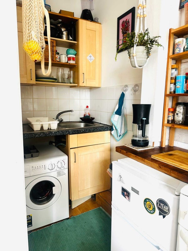 Flat Stroud Green Road in Greater London