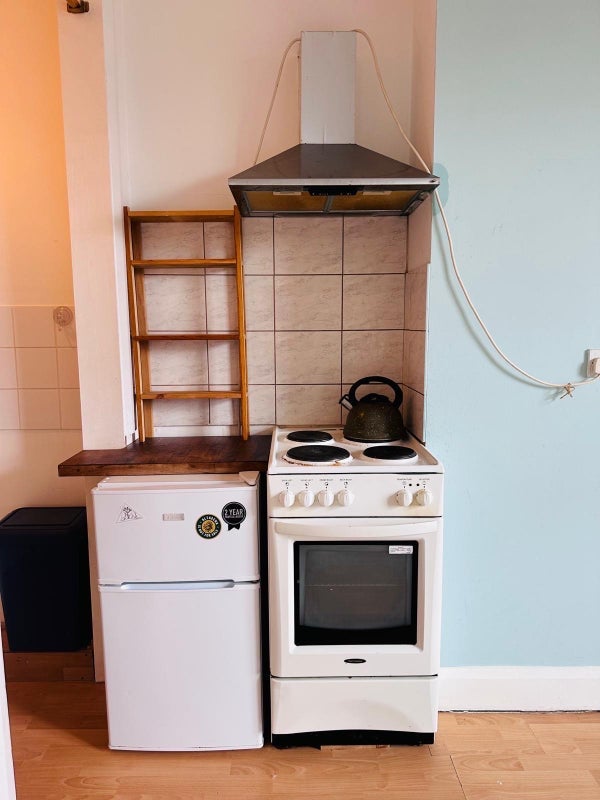 Flat Stroud Green Road in Greater London