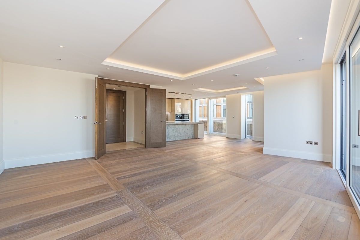 Flat Milford Lane in City of Westminster