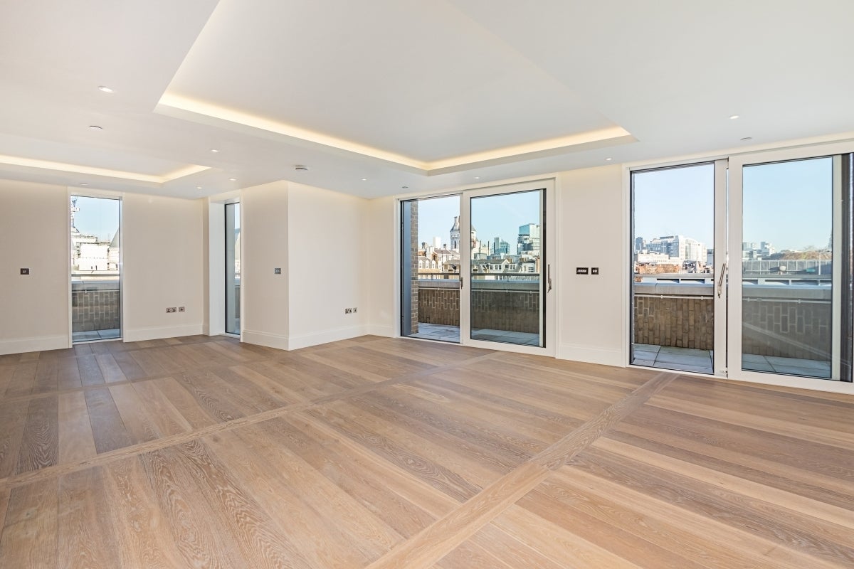 Flat Milford Lane in City of Westminster