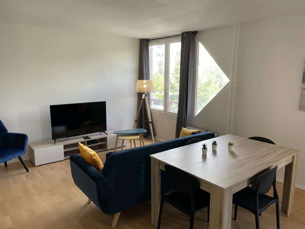 Flat Place du Bois de Grâce in Champs-sur-Marne