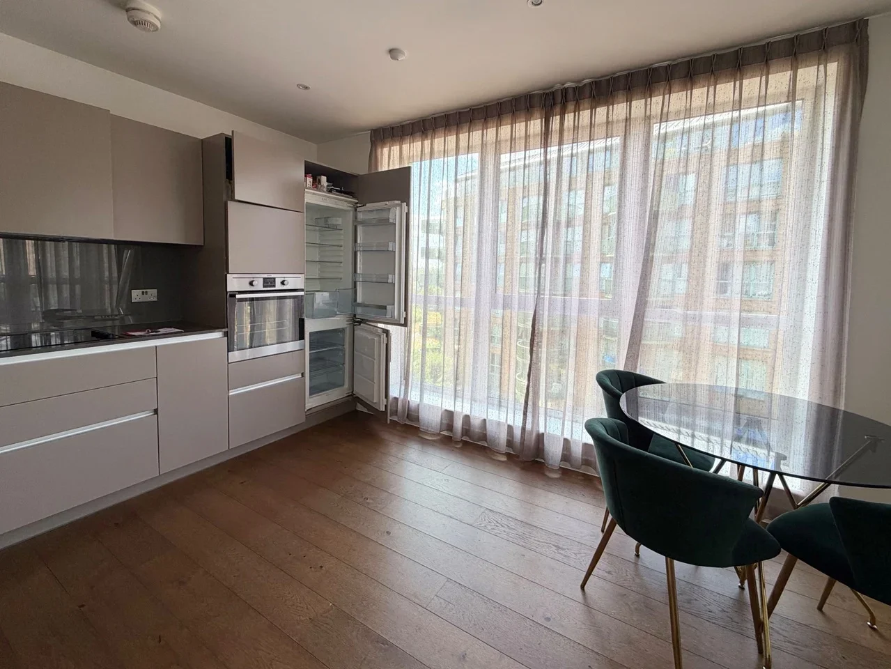 Flat Ottley Drive in Greater London