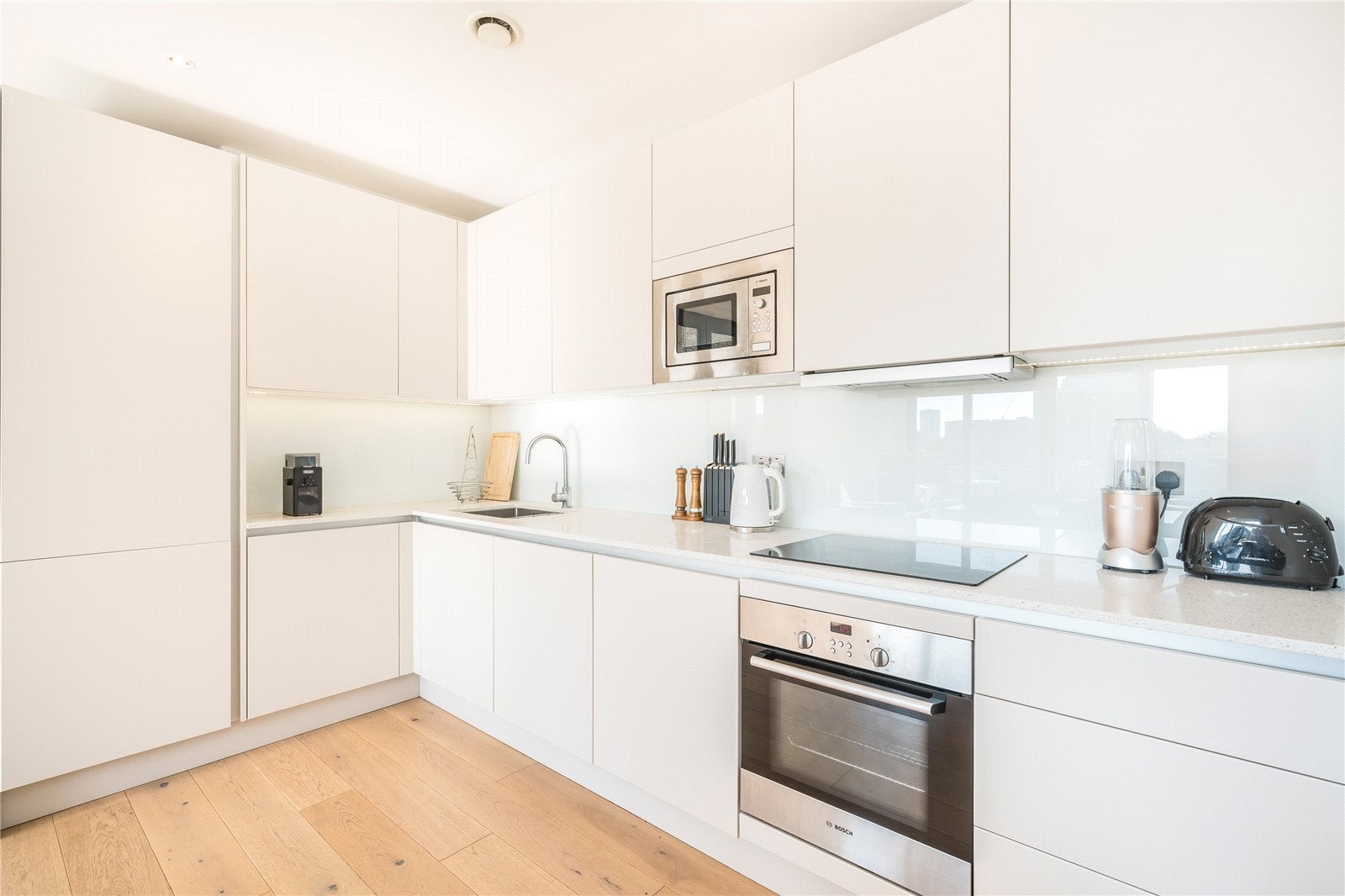 Flat Parkham Street in Greater London