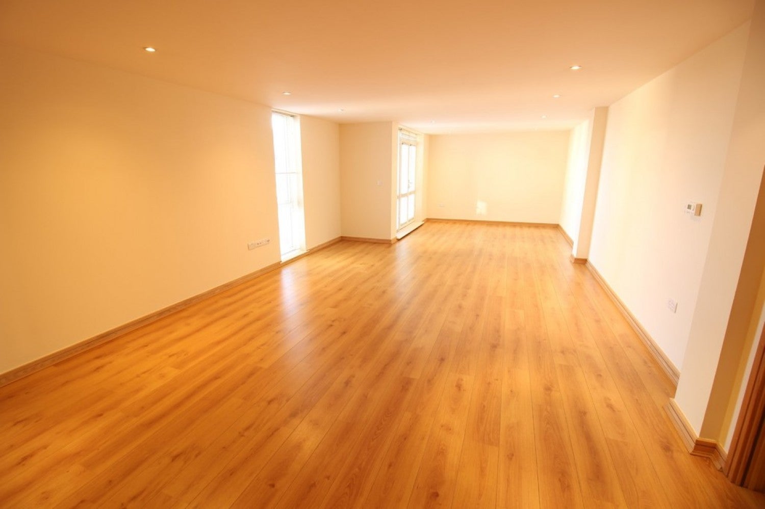 Flat Martyr Road in Guildford