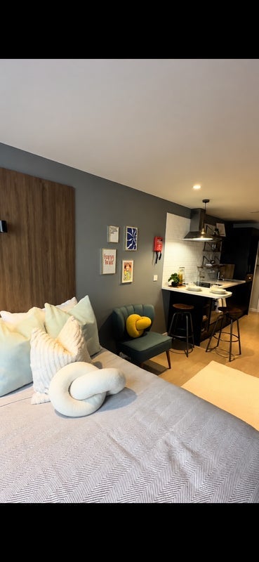 Flat Millstone Lane in Leicester