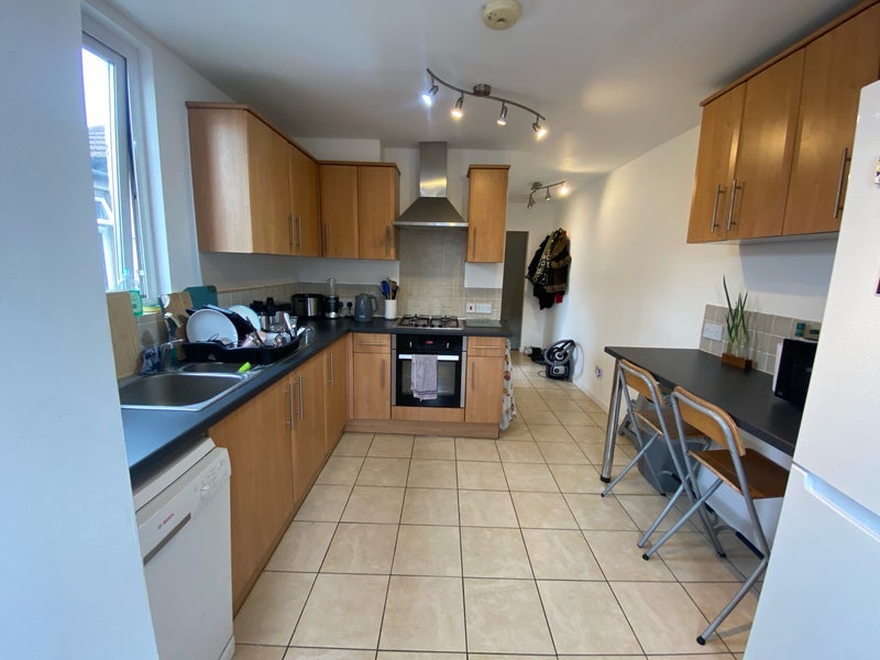 Flat Merton Road in Greater London