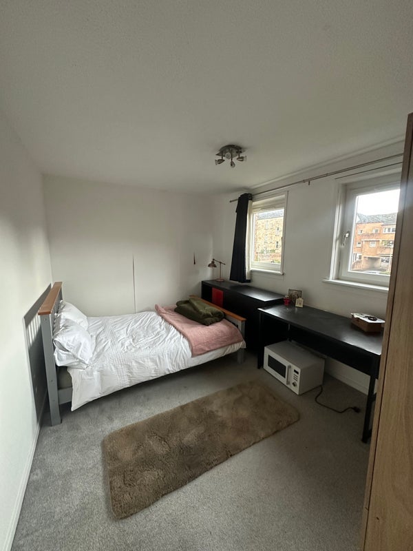 Room Seamore Street in Glasgow