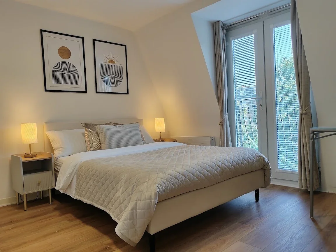 Room New Cross Road in Greater London