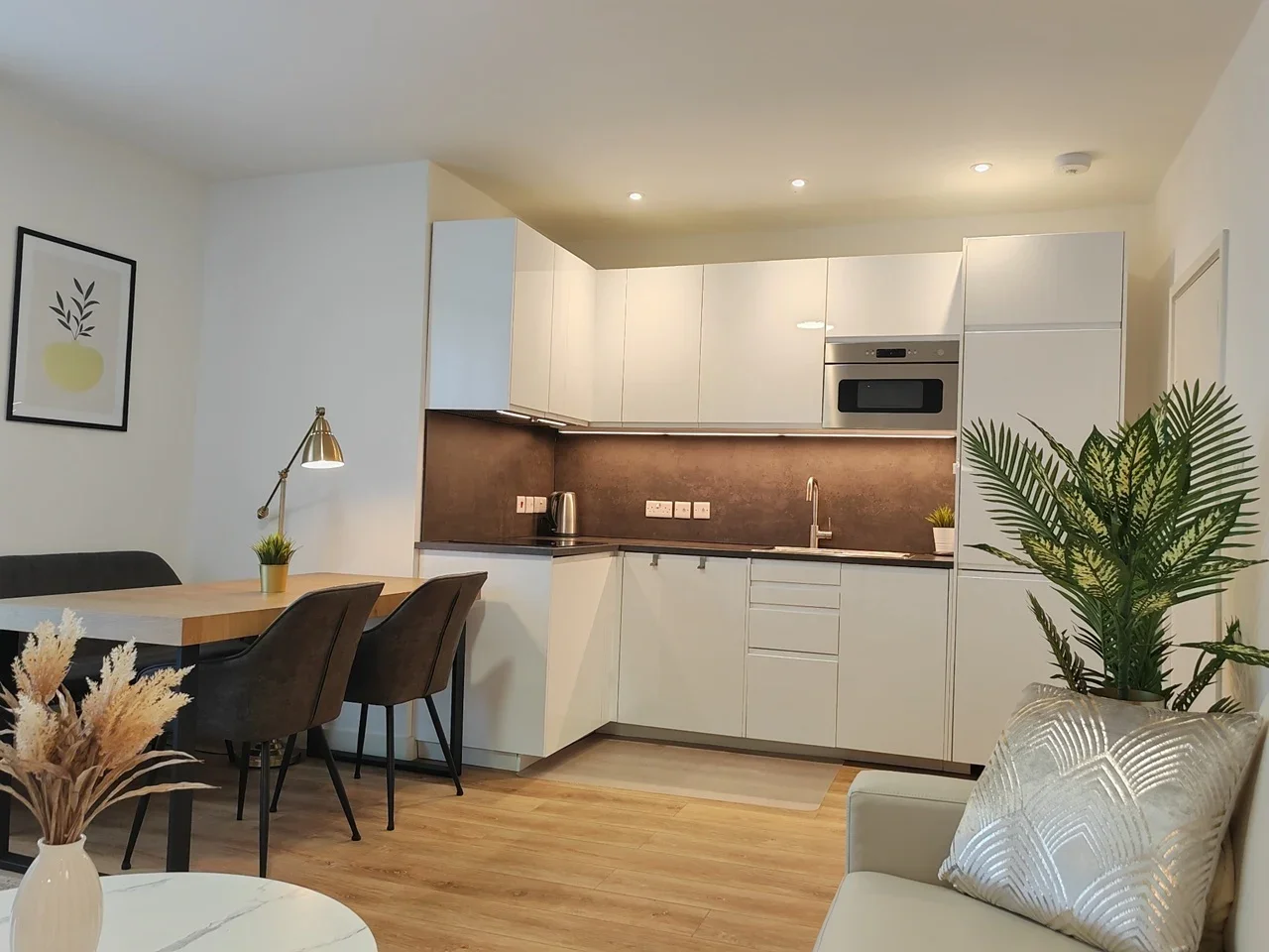 Room New Cross Road in Greater London
