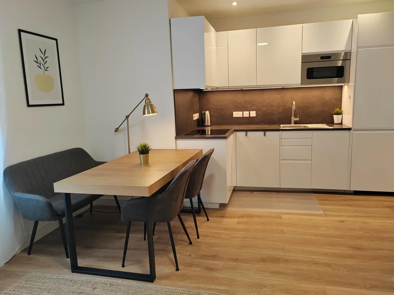 Room New Cross Road in Greater London