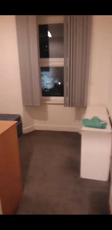 Room West Approach Road in City of Edinburgh