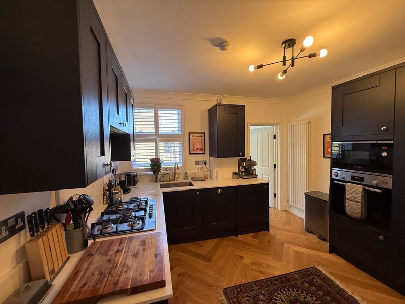 Room Markhouse Road in Greater London