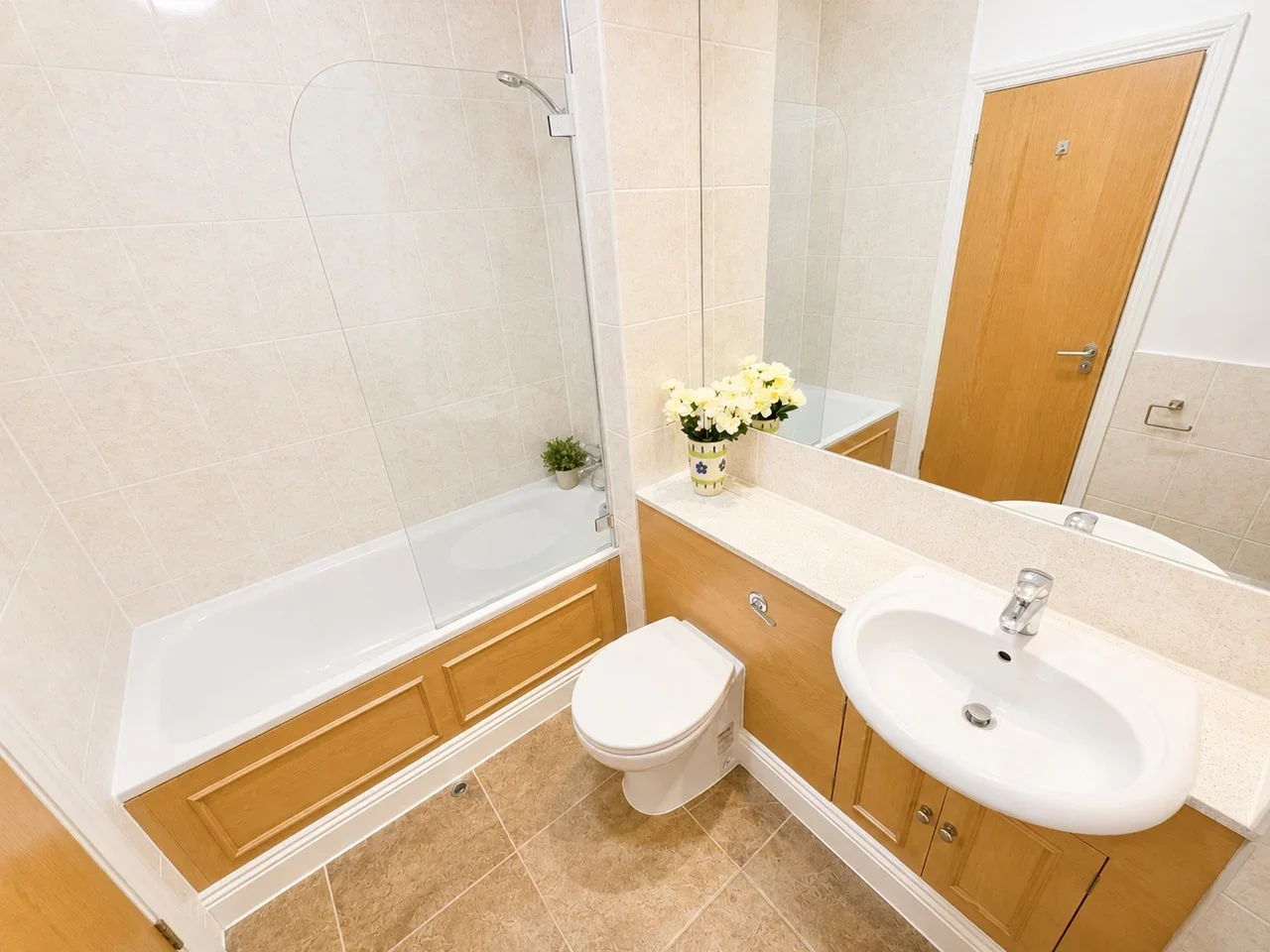 Room Lanark Square in Greater London