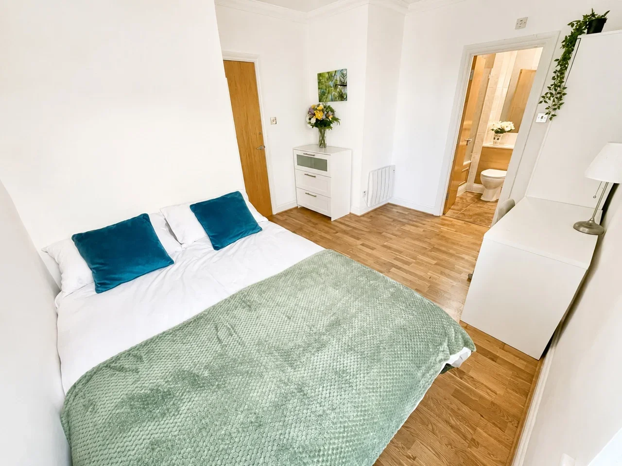 Room Lanark Square in Greater London