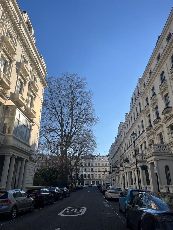 Flat Cleveland Gardens in City of Westminster