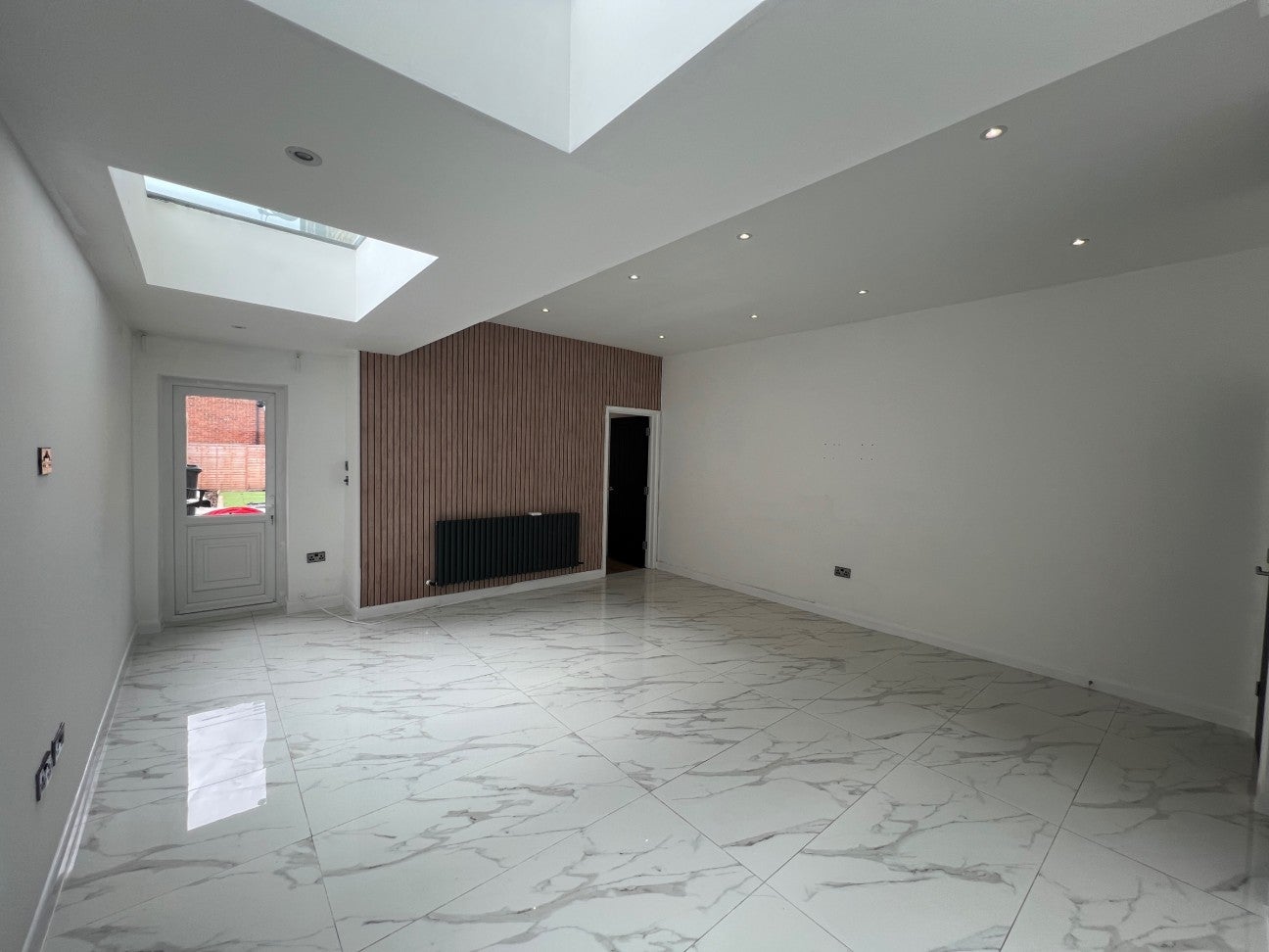 House Palmerston Crescent in Greater London