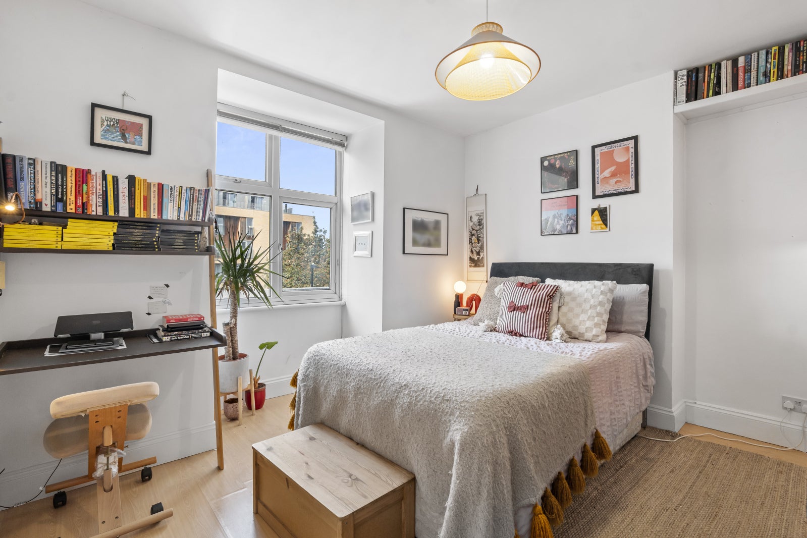 Flat Gosset Street in Greater London