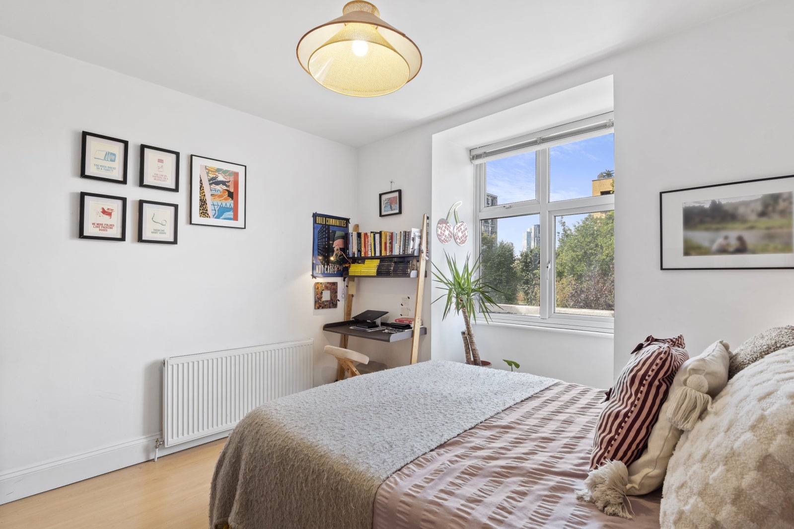 Flat Gosset Street in Greater London