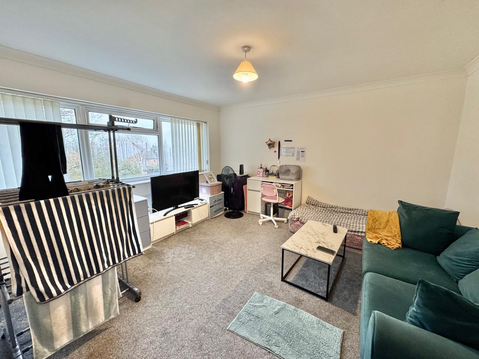 Flat Kirkwood Close in Peterborough