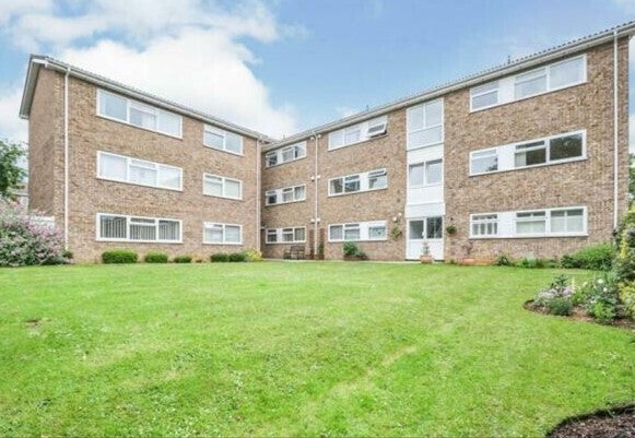 Flat Kirkwood Close in Peterborough