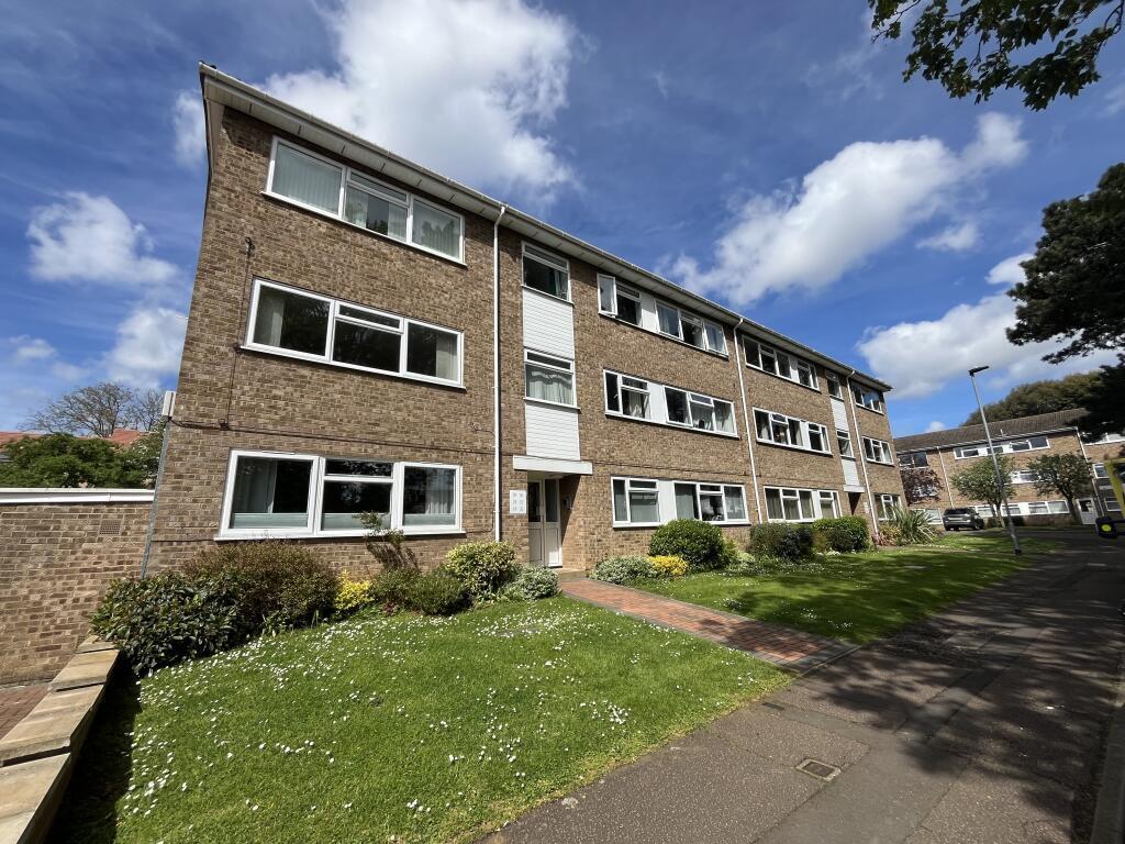 Flat Kirkwood Close in Peterborough
