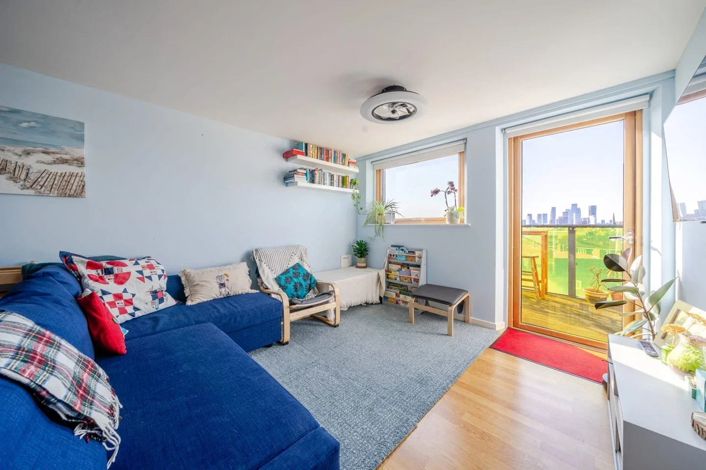 Flat Coldharbour Lane in Greater London