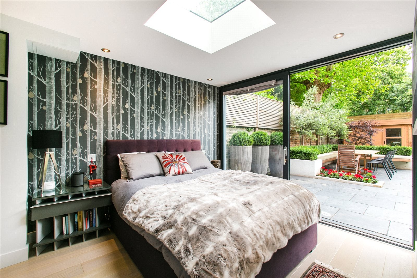 Flat Elsham Road in Greater London