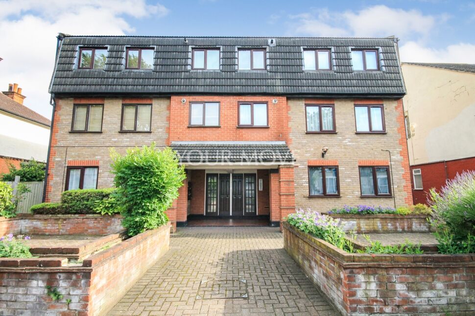 Flat Mawney Road in Greater London