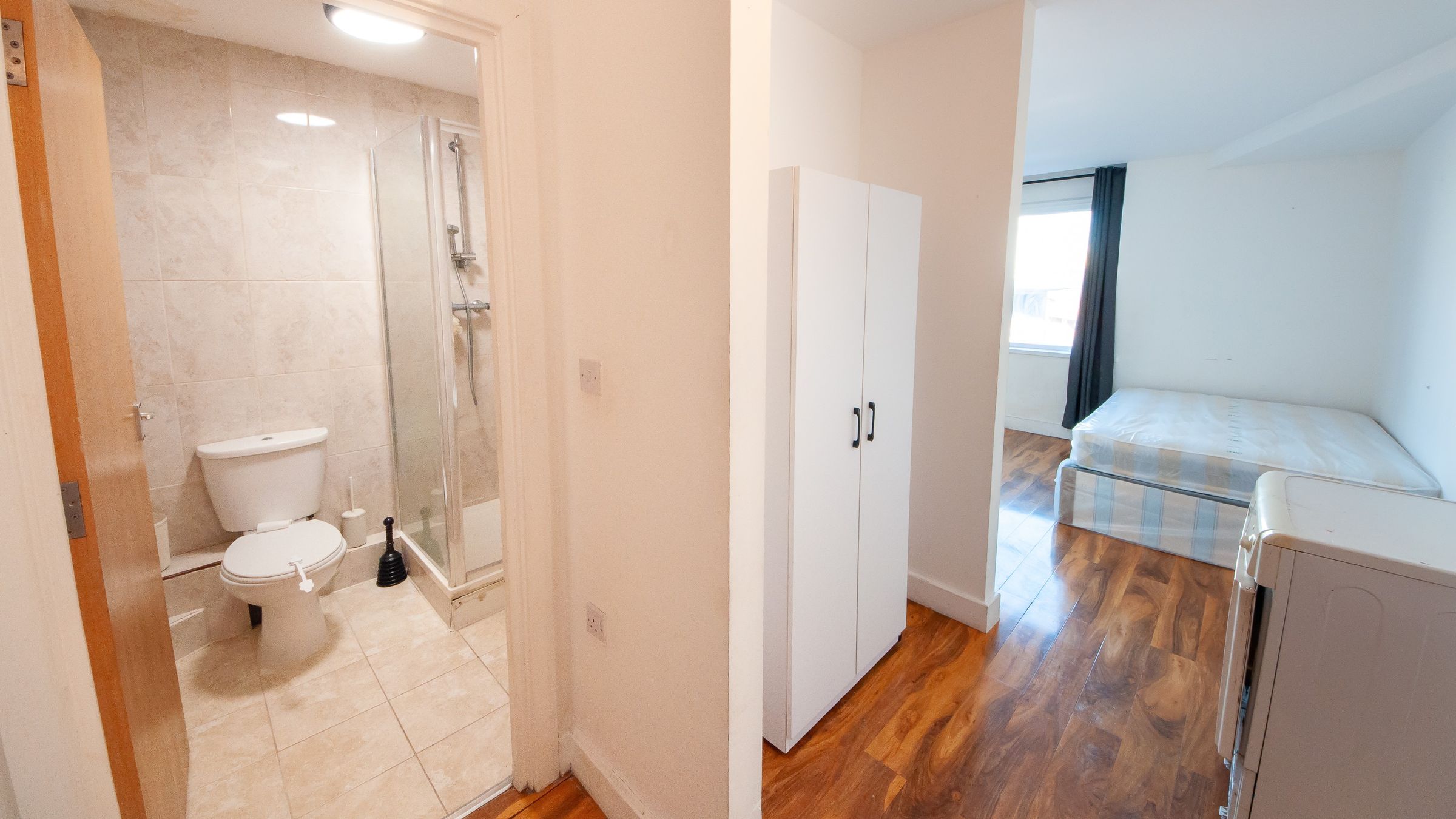 Flat Cranbrook Road in Greater London