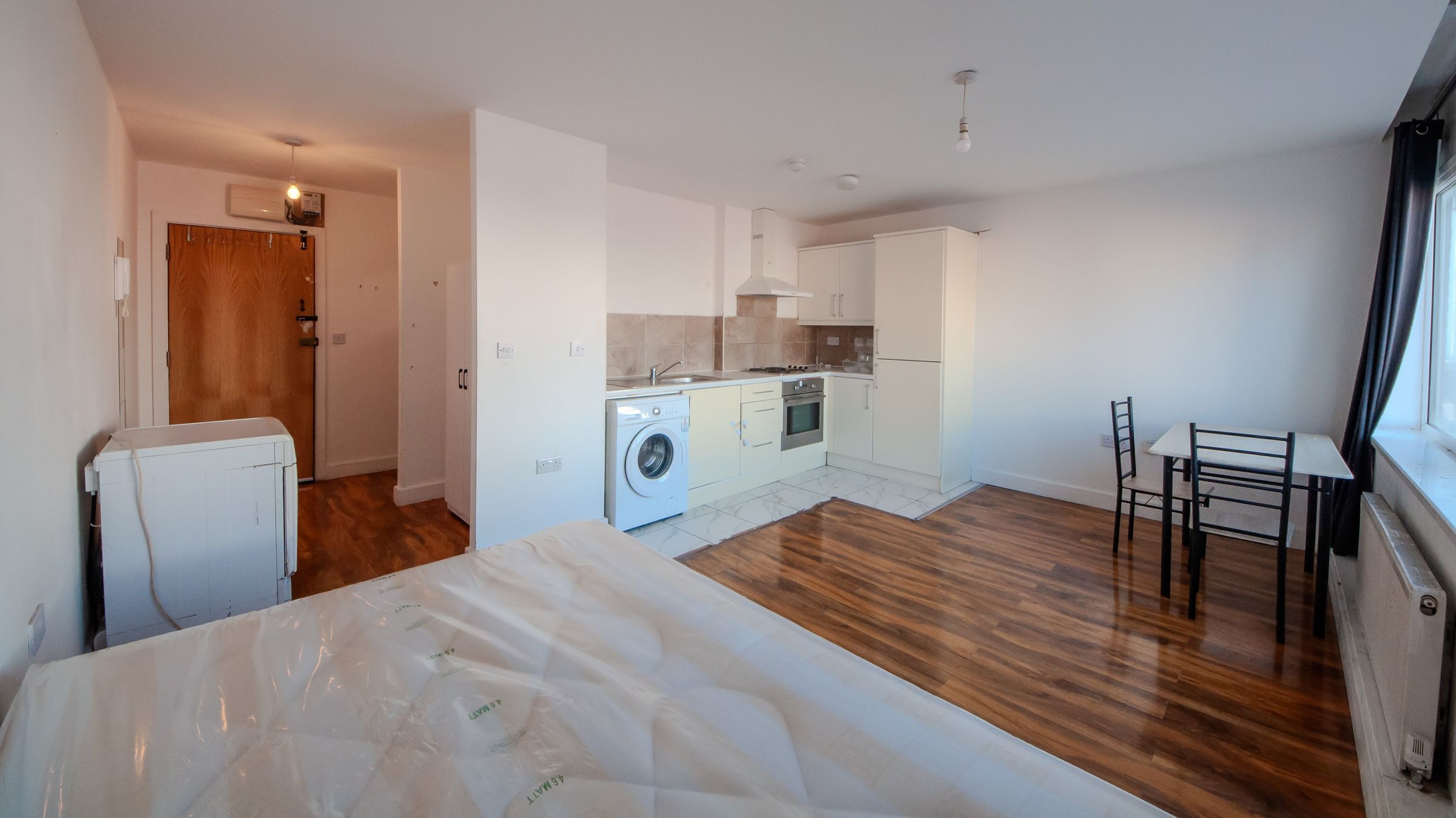 Flat Cranbrook Road in Greater London