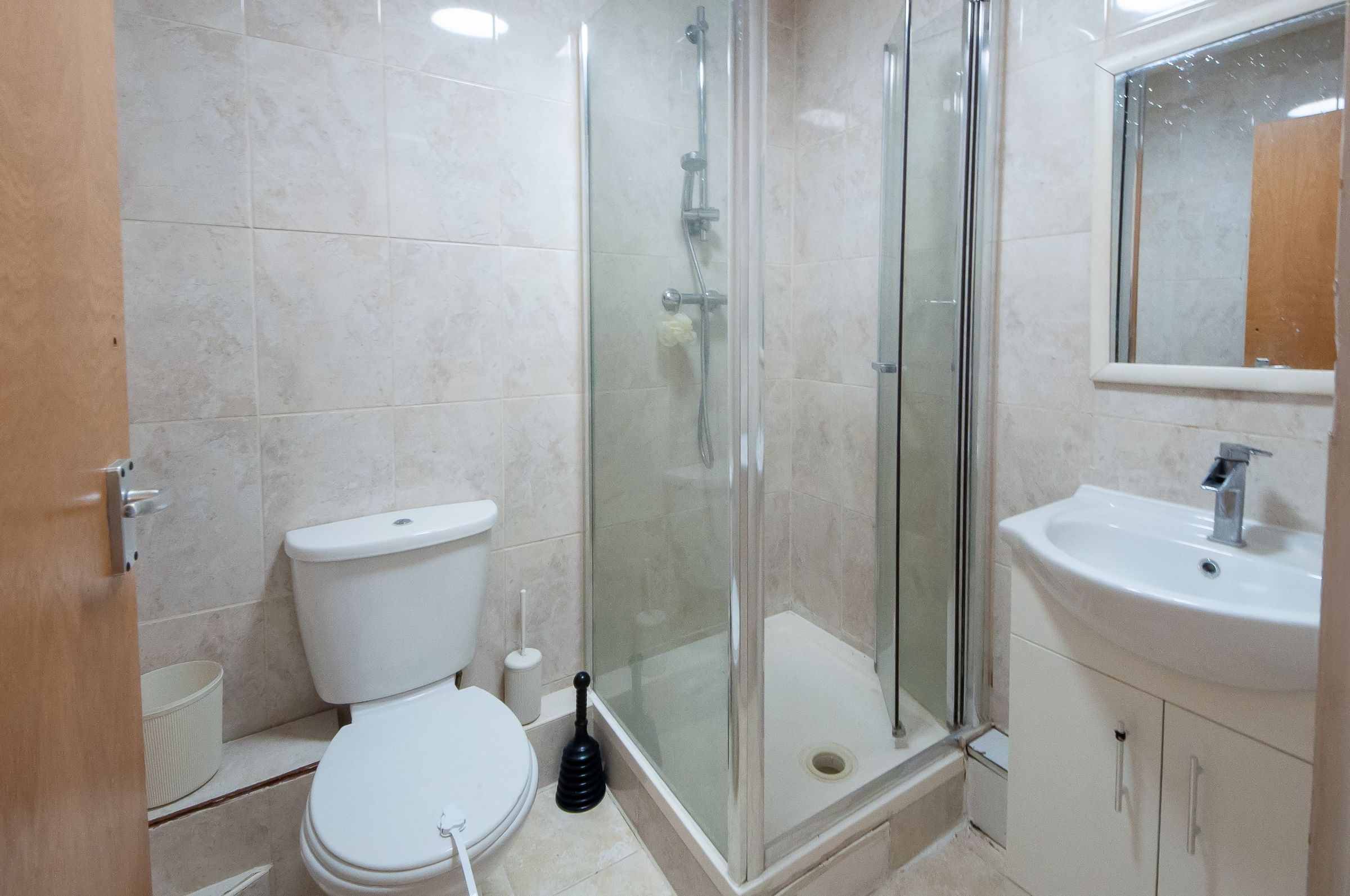 Flat Cranbrook Road in Greater London